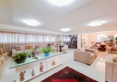 Apartamento de alto padrão no edifício Maison Petrópolis - Foto