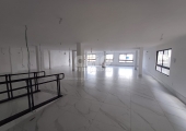 Prédio comercial com 24 salas em Candelária - Foto